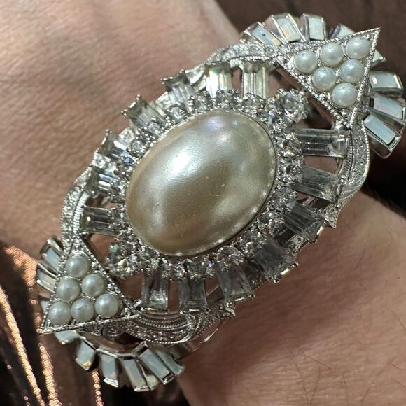 Elizabeth Cole Statement Bracelet – Vintage Glamour & Elegance Silver and Pearl - Picture 12 of 17